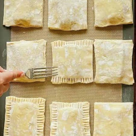 Covering pastelitos and closing edges